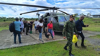Las autoridades confirmaron el rescate de las 39 personas secuestradas por el ELN en la vía Quibdó-Medellín - crédito prensa Fuerzas Militares