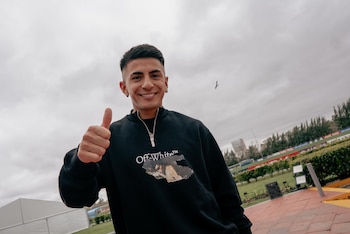 Thiago Almada, presente en las
