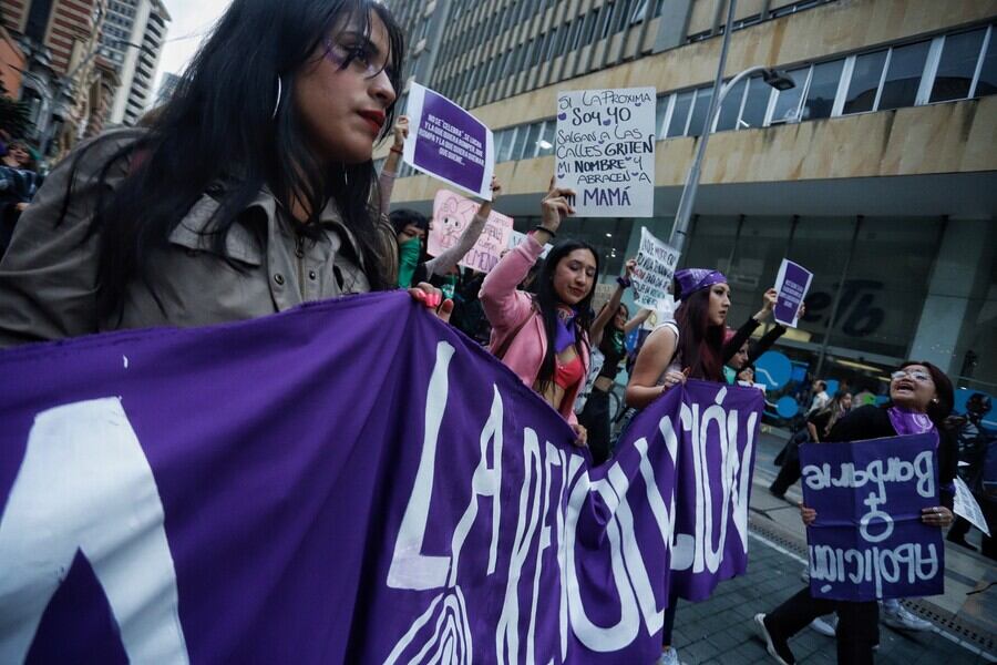 El Distrito prioriza el diálogo y protege a población vulnerable durante movilizaciones feministas del 8 de marzo en la capital - crédito Camila Díaz/Colprensa
