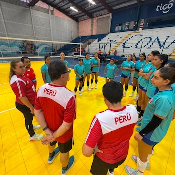 La sub 17 de Perú trabajando en Tegucigalpa previo a su debut en la Copa Panamericana de la categoría.