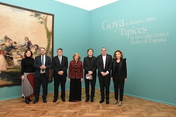 22/09/2026 Víctor Cageao, director de las Colecciones Reales de Patrimonio Nacional y de la Galería de las Colecciones Reales; Joaquín María de Arístegui Laborde, embajador de España en Argentina; Ana de la Cueva, presidenta de Patrimonio Nacional; Andrés Duprat..
El Museo Nacional de Bellas Artes de Argentina ha inaugurado la exposición 'Goya en Buenos Aires. Tapices de las Colecciones Reales de España', que se podrá ver hasta el próximo 17 de enero.
CULTURA
PATRIMONIO NACIONAL