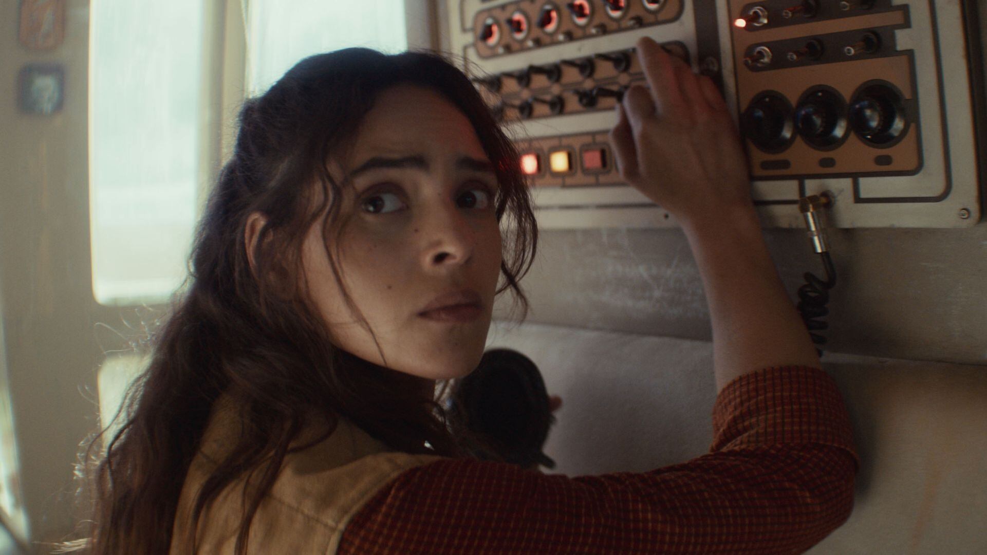 Adria Arjona encontró en Bix Caleen un papel que transformó su vida profesional y personal al abordar traumas y resistencia en