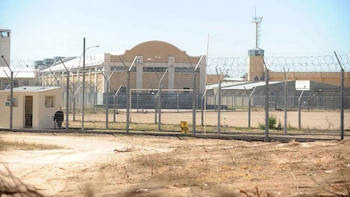 Atraparon a un guardiacárceles que