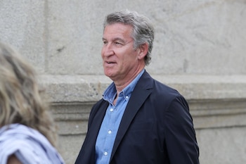 07/08/2026 El presidente del PP, Alberto Núñez Feijóo, durante el acto de homenaje y reconocimiento a la figura del periodista Fernando Ónega, a 7 de agosto de 2026, en Lugo, Galicia (España). En el homenaje se le ha concedido el título de hijo adoptivo de la ciudad de Lugo.
POLITICA
Carlos Castro - Europa Press