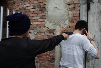 Debido a los constantes casos