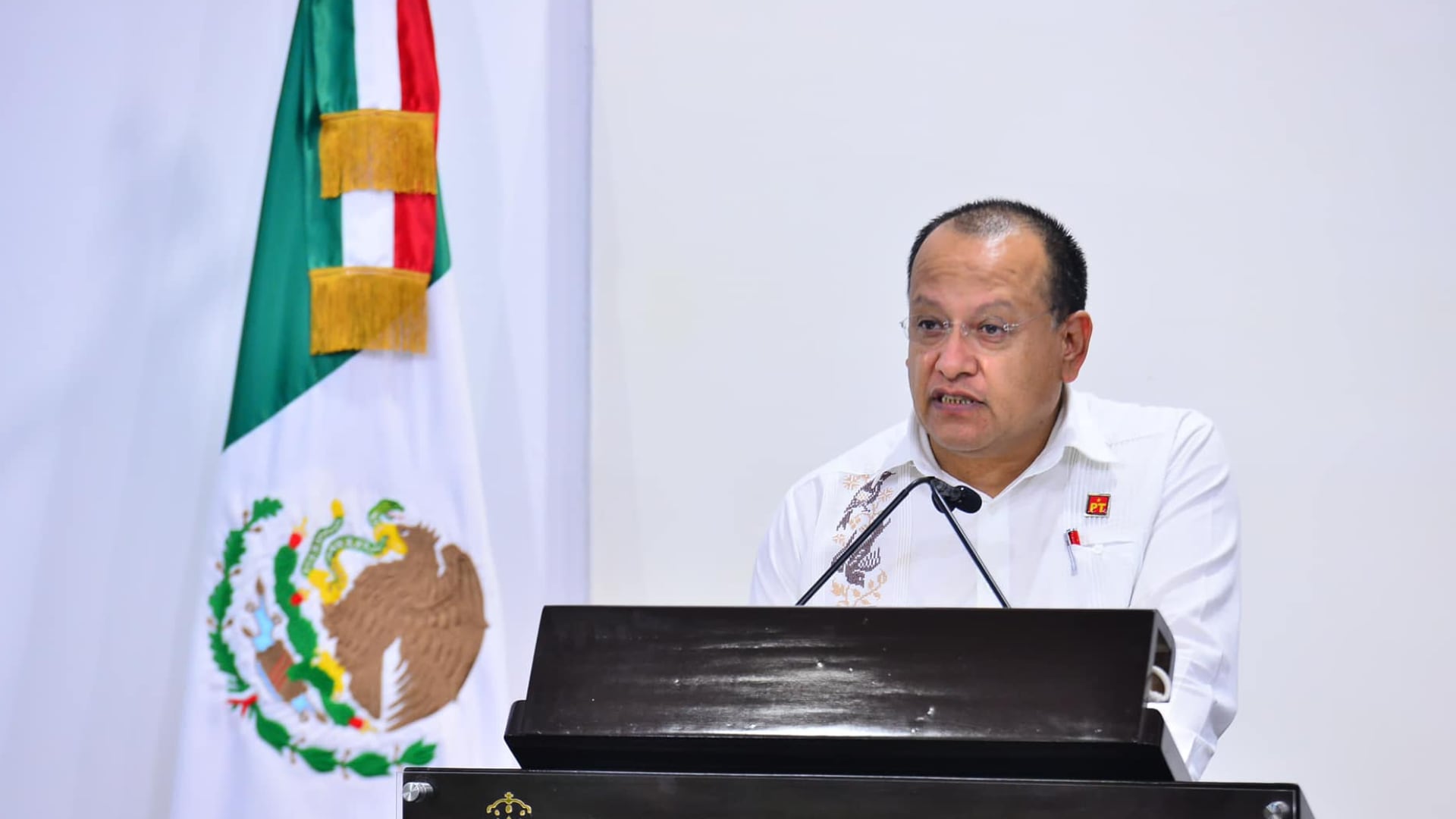 Martín Palacios Calderón, diputado del PT en Tabasco, realizó un comentario machista durante una rueda de prensa. (Foto: PT)