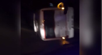 Bus con empleados de Hidroituango se volvó en el Alto de Matasanos - crédito @noscogiolanoche/X