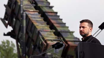 Zelenski anuncia el primer lanzamiento en combate del misil balístico táctico ucraniano FP-7