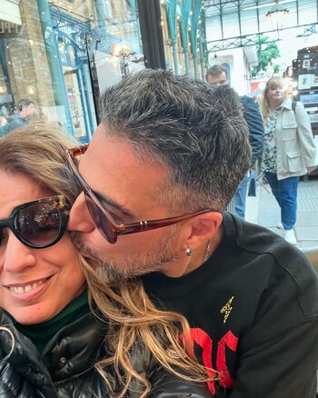 Con una serie de fotografías