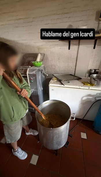 El padre de Mauro Icardi vendió locro y empanadas por el 25 de mayo: los precios y cuánto recaudó