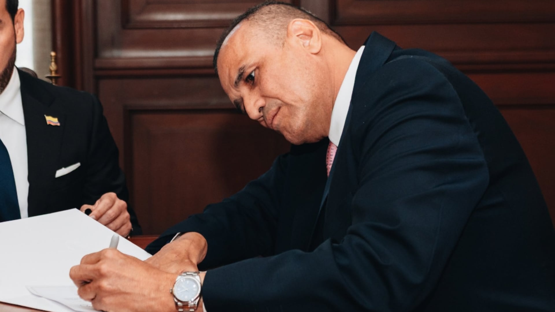 Carlos René Montoya Muñoz juró ante el jefe de Estado, Abelardo de la Espriella, como nuevo presidente de Colpensiones - crédito @colpensiones/Instagram