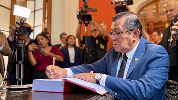 Eduardo Salhuana, presidente del Congreso,