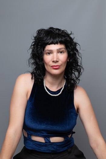 Leticia Coronel es autora y