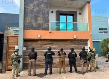Catean domicilio donde eran producidas drogas en Culiacán y aseguran sustancia con fentanilo
