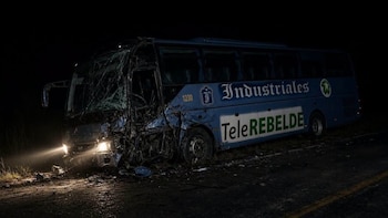 El ómnibus de Industriales sufre daños tras un accidente durante el viaje del equipo a Pinar del Río