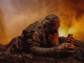 Hugh Jackman y la brutal escena de lucha en ‘La muerte de Robin Hood’