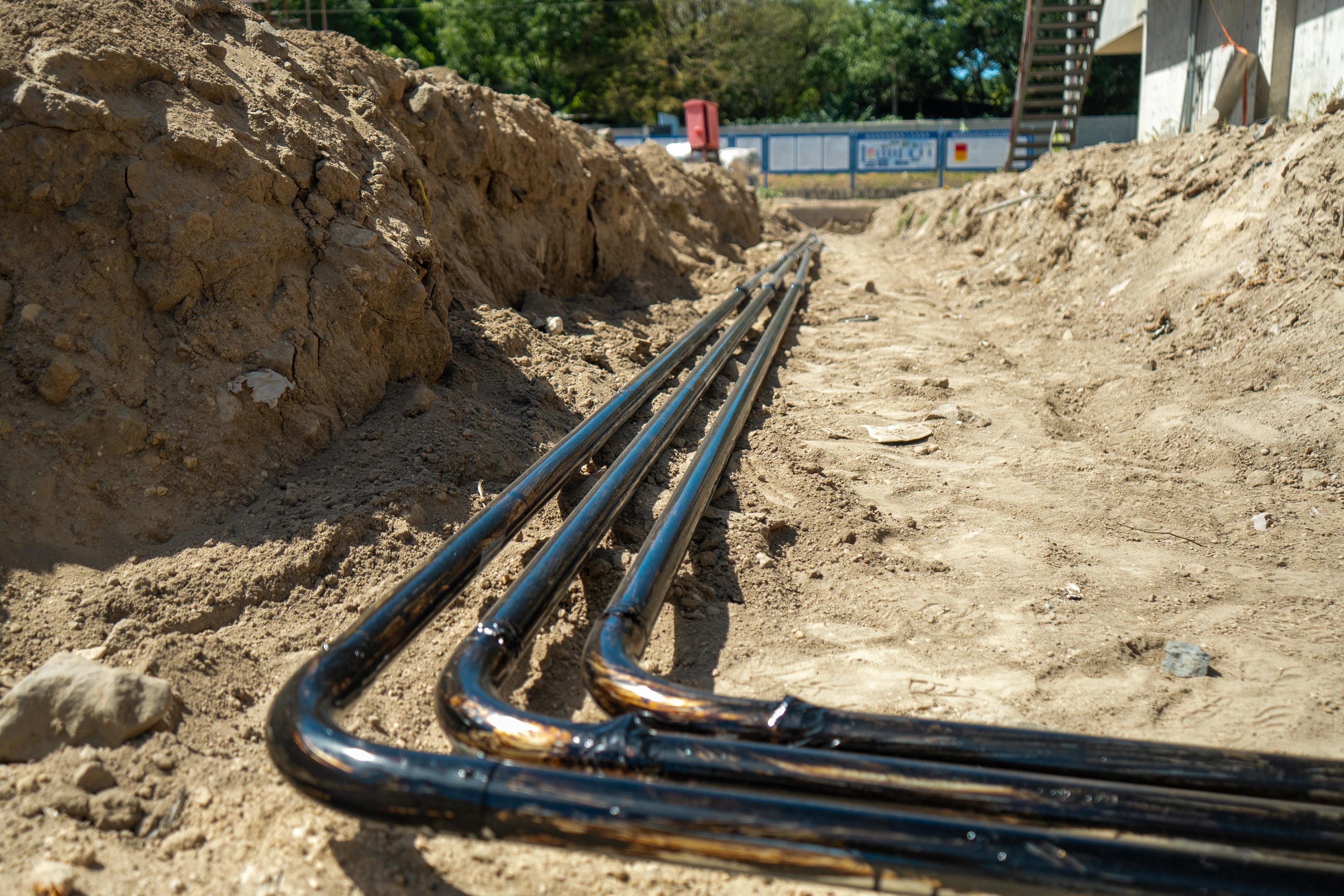 Nuevas líneas eléctricas reforzarán el suministro de agua en la región metropolitana de San Salvador./ (Redes de Anda)