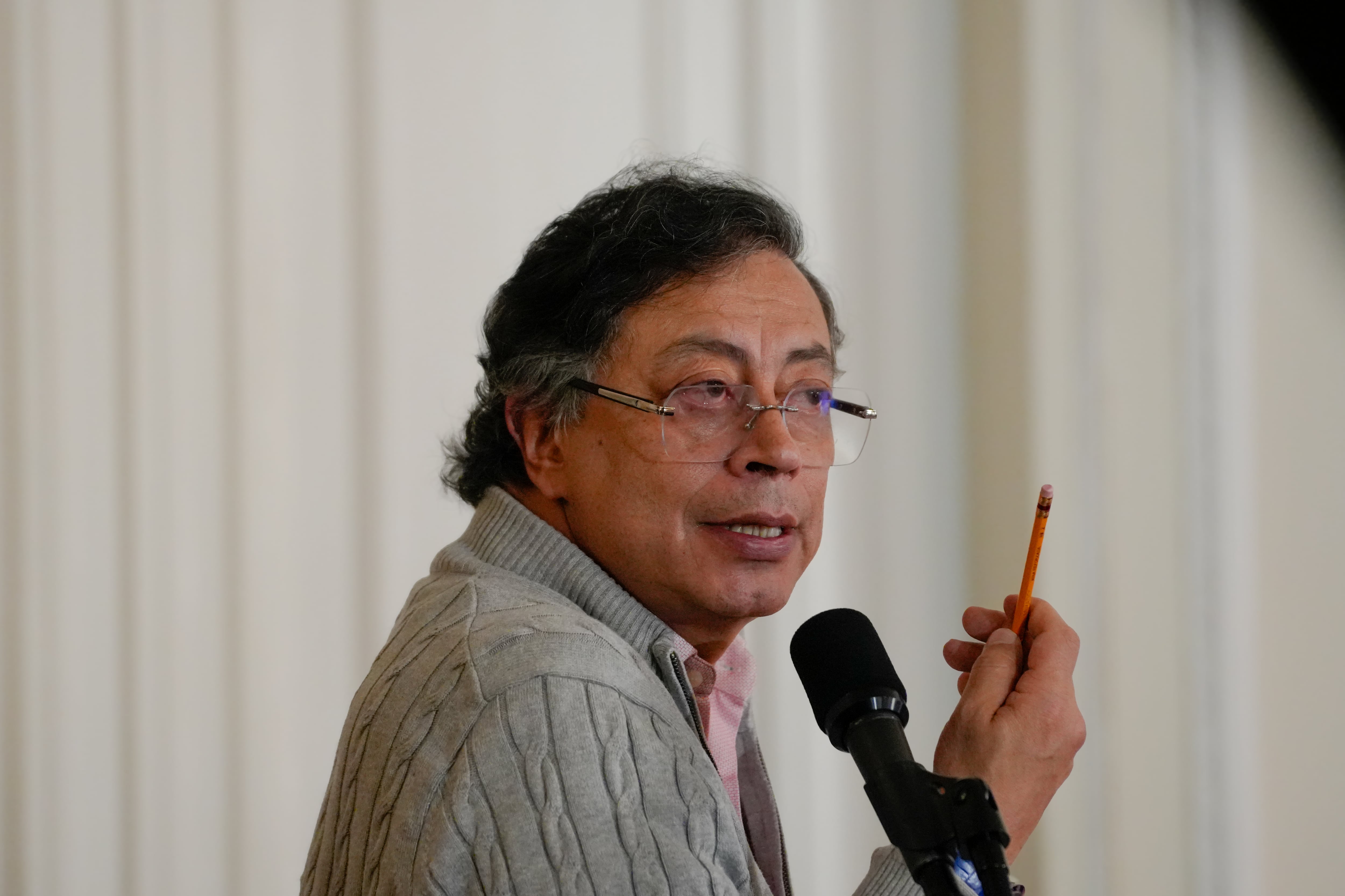 Gustavo Petro indicó que el Gobierno buscaba, a través de la ley presentada al Congreso, reducir los impuestos a las empresas productivas y aumentar los impuestos a los dividendos con el objetivo de fortalecer a estas compañías - crédito Andrea Puentes/Presidencia