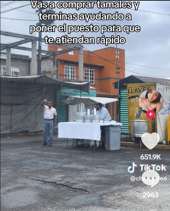 Otro relato incluye a una