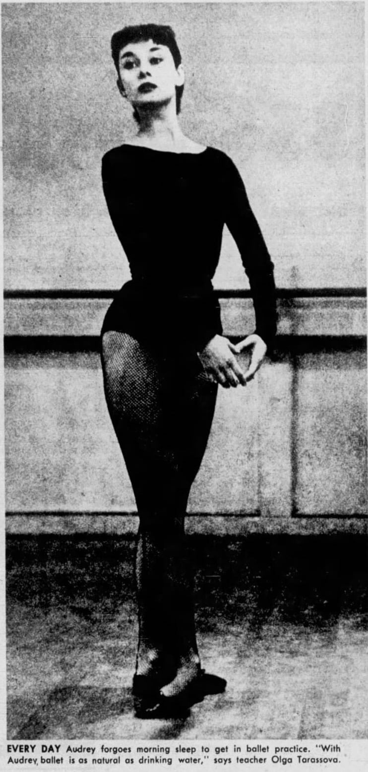 Audrey Hepburn fue clave en la internacionalización de la maison Givenchy al vestir sus diseños fuera de la pantalla sin objetivos publicitarios (By The Virginian-Pilot, Public Domain)