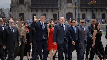 Premier admite que no conocía