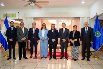 Félix Ulloa hijo encabezó en San Salvador una reunión con representantes diplomáticos para impulsar la integración centroamericana. (Cortesía:
Vicepresidencia de la República de El Salvador)