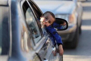 Más y más coches siguen