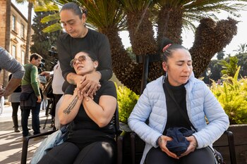 Isabel (d), la madre biológica