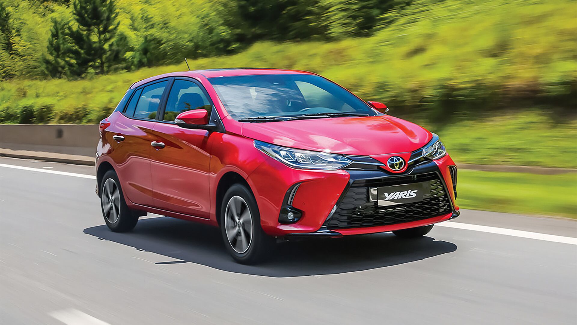El Toyota Yaris se mantiene como el auto más vendido de 2025 por segundo mes consecutivo