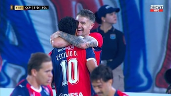 Golazo de Pablo Vegetti tras anticiparse a la defensa en Sporting Cristal vs Cerro Porteño por Copa Libertadores 2026