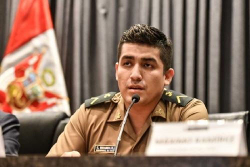 La madre del suboficial, Lucy Rojas, ha expresado su frustración ante lo que considera un trato injusto hacia su hijo. (Andina)