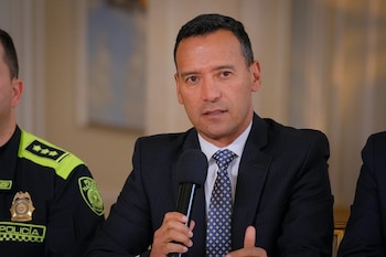 Pedro Sánchez, ministro de Defensa