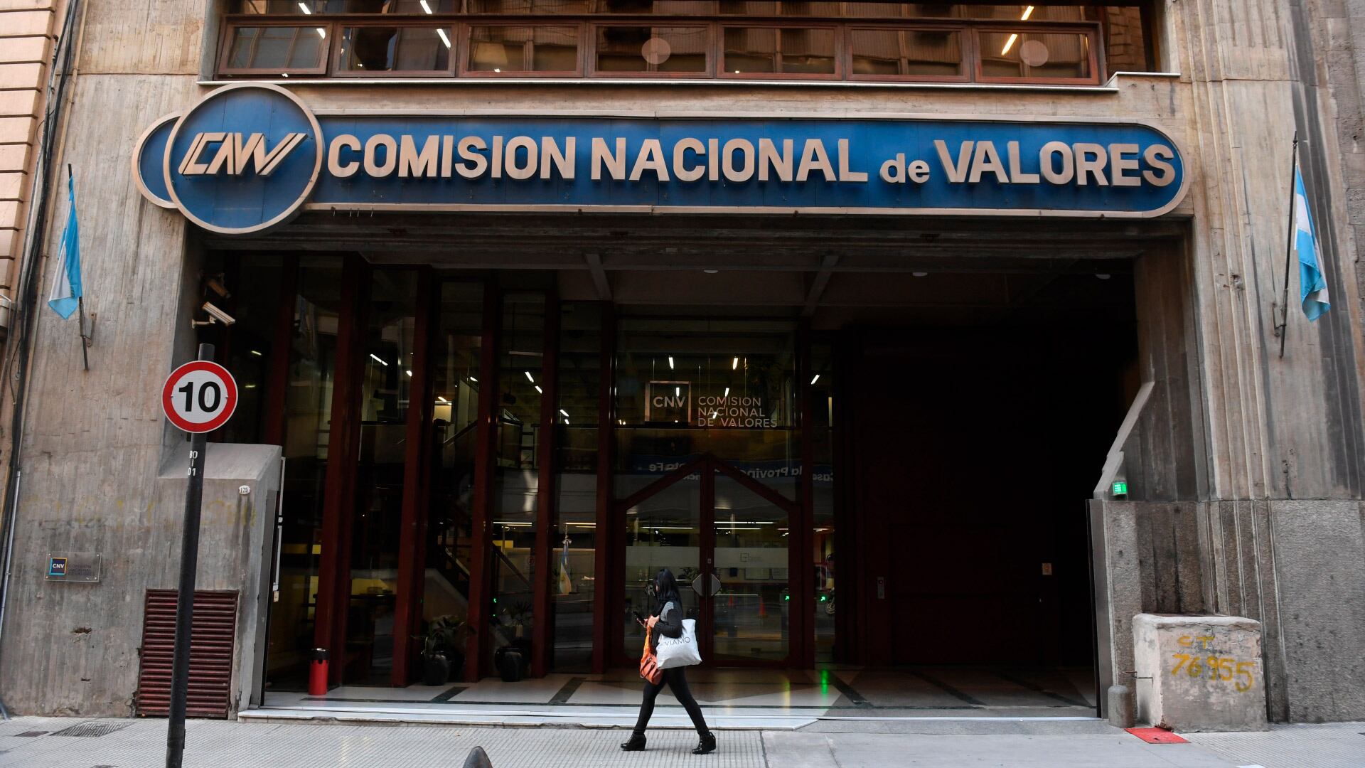 La Comisión Nacional de Valores estableció un tope del 20% para las inversiones en cauciones dentro de los fondos Money Market. (Maximiliano Luna)