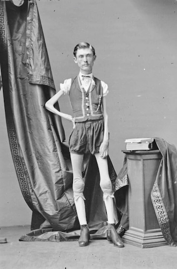 Isaac Sprague se exhibía por