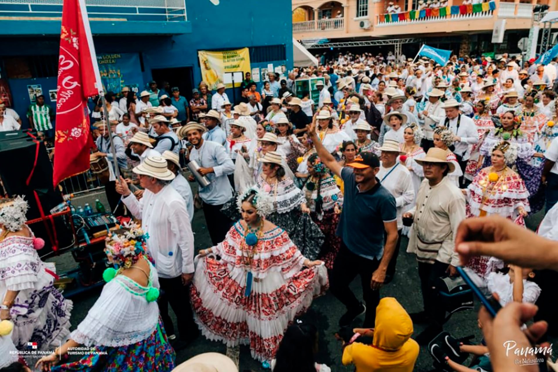 La pollera panameña es reconocida como uno de los trajes típicos más hermosos del mundo.