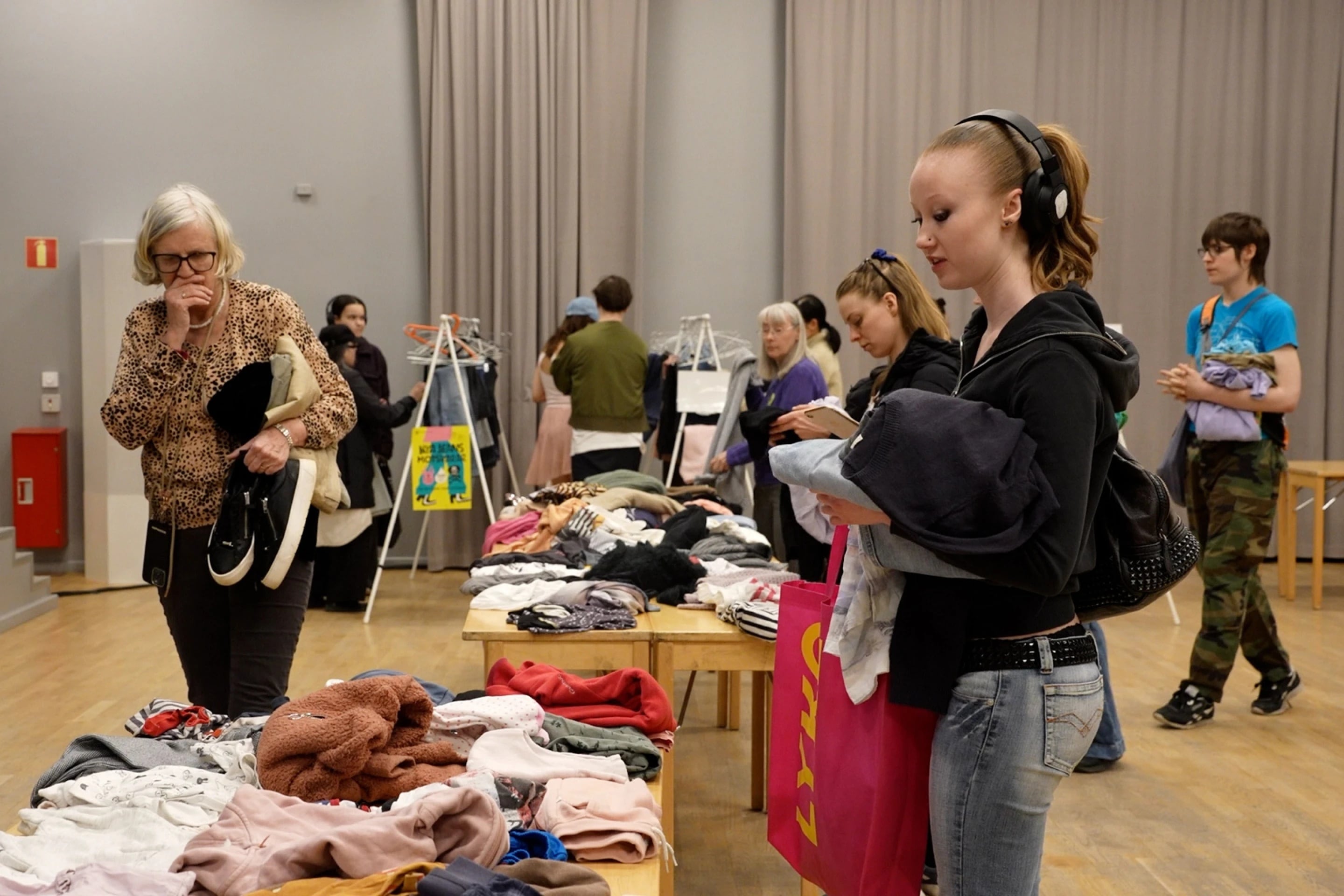 Un incremento notable en la participación de suecos en actividades de reutilización refleja una tendencia hacia el consumo responsable (Foto AP: Chisato Tanaka )