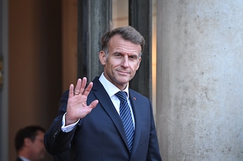 El presidente Emmanuel Macron en la Cumbre Espacial Internacional que reúne en París a una decena de jefes de Estado y de Gobierno. EFE/EPA/FIRAS ABDULLAH