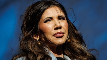 EEUU deporta a tres antiguos