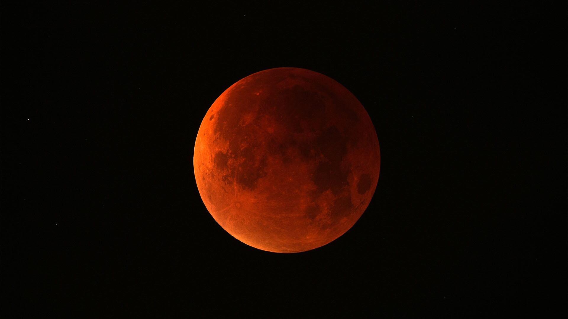 Cuándo será la próxima Luna de Sangre en 2025(Justinas Vitkus-Shutterstock)