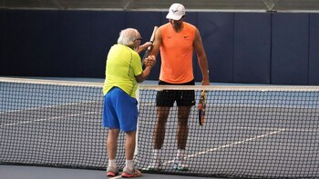 El saludo final entre las