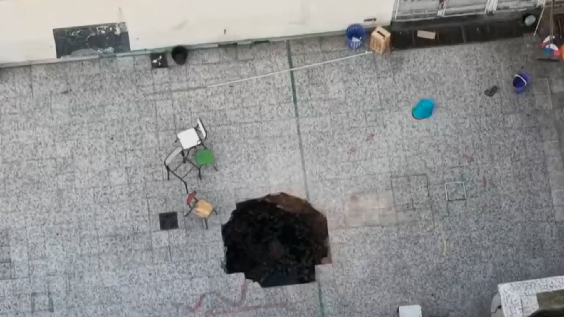 Desde la Municipalidad de San Martín aseguraron a Infobae que entre este martes y miércoles se terminará de tapar el pozo.
