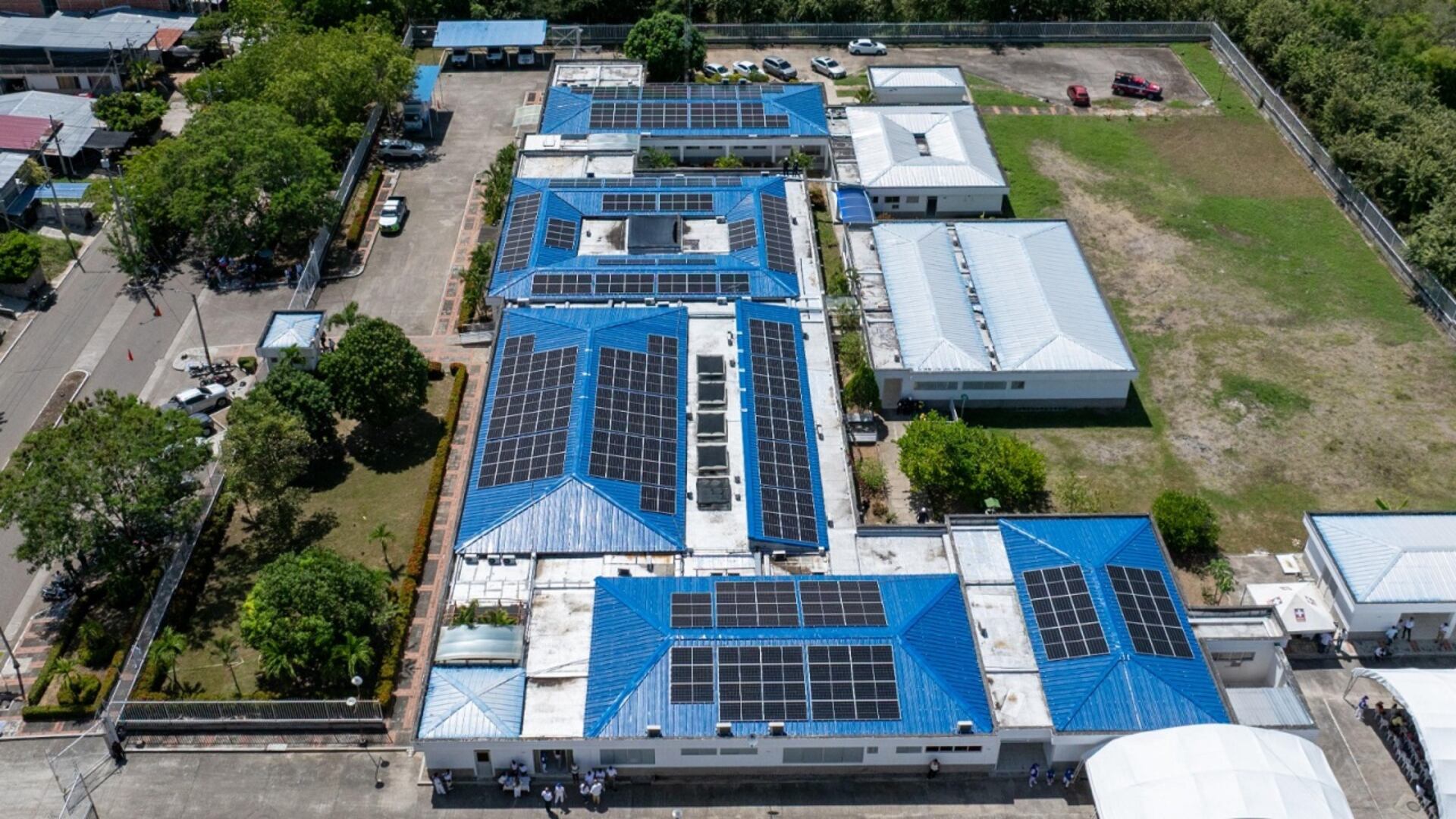 Gracias al nuevo sistema solar, el hospital evitará la emisión de 164,1 toneladas de CO este año - crédito @ministeriominasyenergia/Instagram