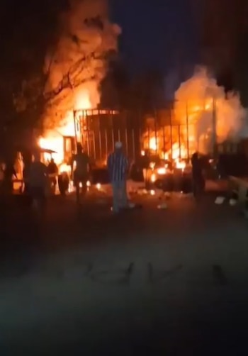 Grafitis alusivos a las Farc encontrados en la vía refuerzan la hipótesis de la autoría por parte de disidencias armadas ilegales - crédito X