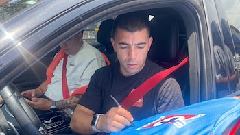 Aficionados de Cruz Azul despiden a Erik Lira ante posible salida al Mónaco: “Esta siempre será tu casa”