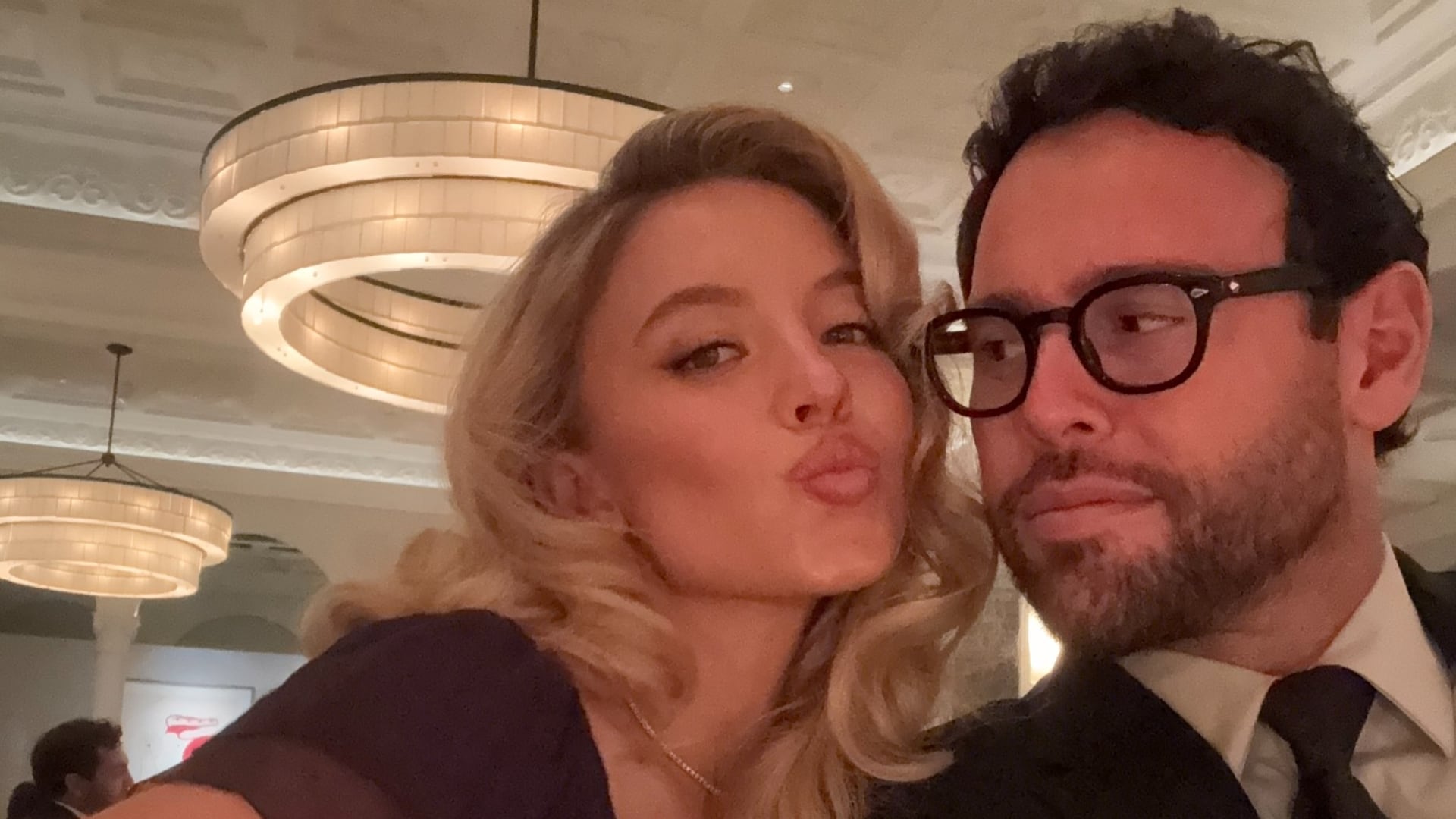 Sydney Sweeney y Scooter Braun presumen su relación con románticas fotos desde Australia