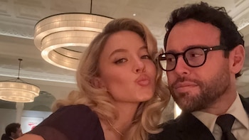 Sydney Sweeney y Scooter Braun presumen su relación con románticas fotos desde Australia