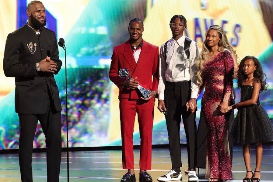 La Fundación de la Familia LeBron James promueve la capacitación laboral y el desarrollo de competencias en la comunidad de Akron, Ohio
EUROPA ESPAÑA DEPORTES
USC TROJANS