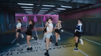 TWICE en el videoclip