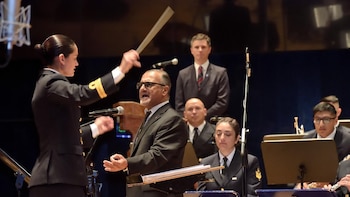 Realizaron un concierto en el Palacio Libertad para celebrar el Día de la Armada en el 212° aniversario
