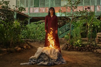 Cien Años de Soledad S1. Loren Sofía as Amaranta in Cien Años De Soledad. Cr. Pablo Arellano/ Netflix ©️2024